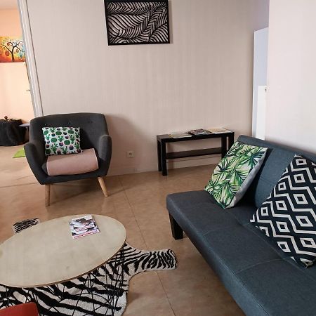 Appartement Cap Coutellerie - Sejours Pros Ou Familles En Hypercentre De Thiers Extérieur photo