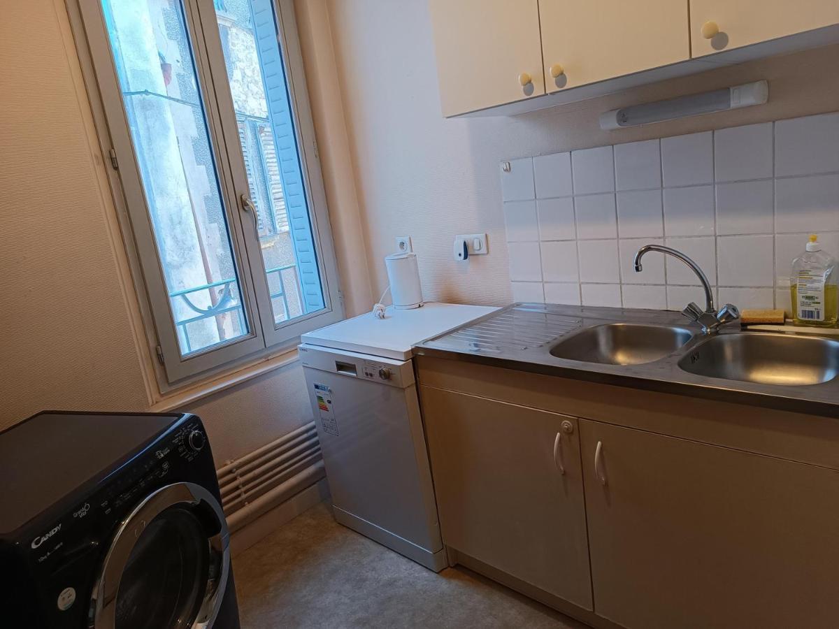 Appartement Cap Coutellerie - Sejours Pros Ou Familles En Hypercentre De Thiers Extérieur photo